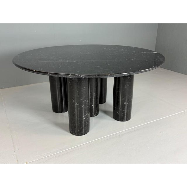 Il Colonnato’, a 1977 project by Mario Bellini. In this project, Mario Bellini took his inspiration from a basic elemental...