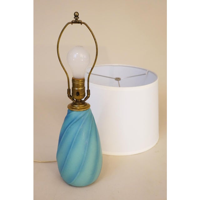 1950s Mid Modern Van Briggle Aqua Swirl Art Pottery Ceramic Table Lamp Signed For Sale - Image 9 of 10