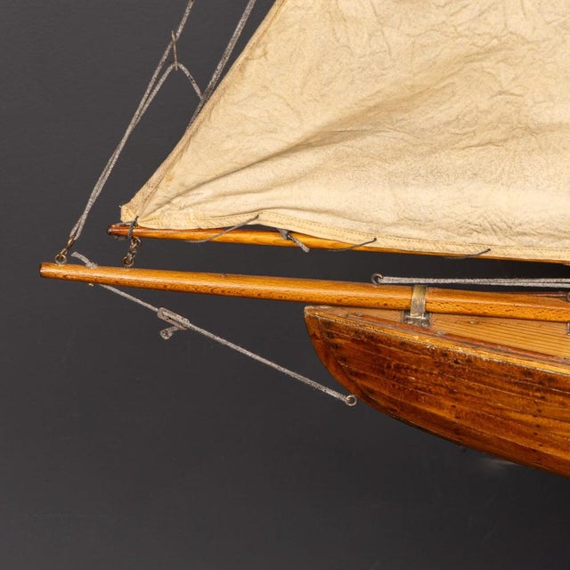 1930s Vintage English Carved Hull Pond Yacht, 1930s For Sale - Image 5 of 18