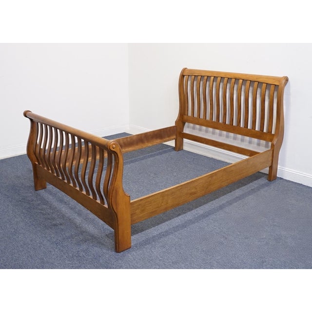 Vineyard Furniture Solid Oak Early American Rustic Style Queen Size Slatted Bed For Sale - Image 4 of 9
