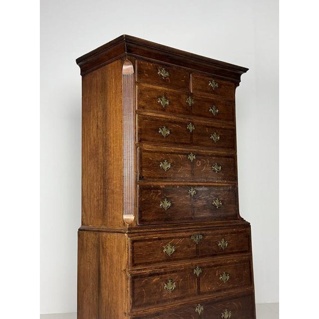 English Tallboy in Oak, 1800s For Sale - Image 5 of 18