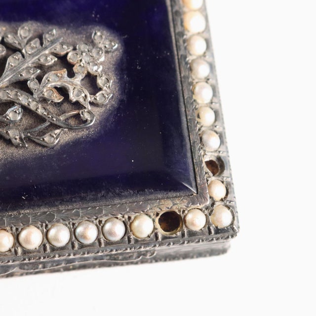Snuffbox in Silver with Glass and Beads For Sale - Image 5 of 11