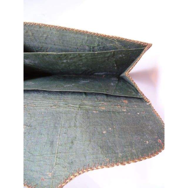 Baroque Wallet in Red Leather Embroidered with Gold Thread For Sale - Image 12 of 18