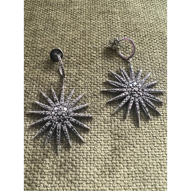 Bochic Classic & Chic Star Black Diamond Earrings Set In 18K Black Gold For Sale - Image 4 of 18