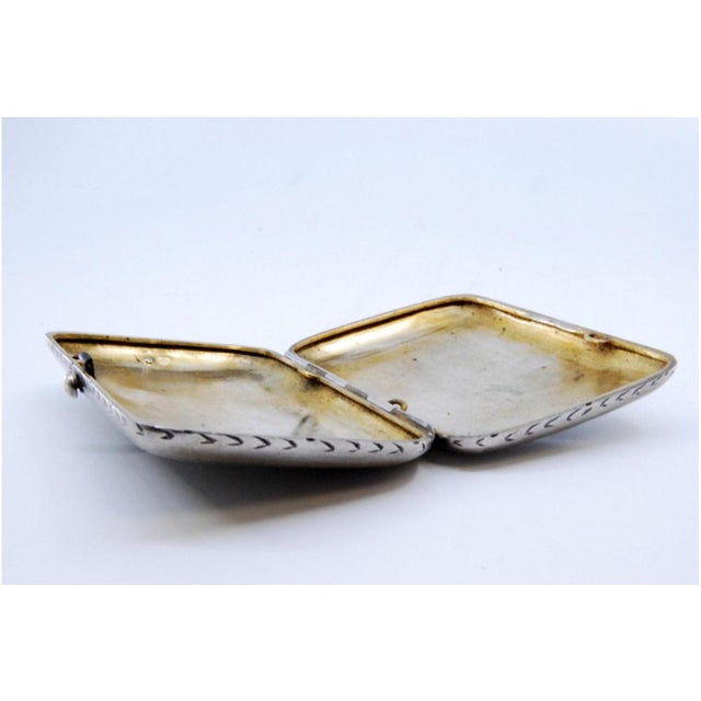 Silver Cigarette Case with Monkey on Tree and Beehive Engravings For Sale - Image 5 of 9