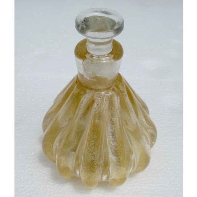 Gold C.1950's Barovier' & Toso Hand-Blown Swirled Vanity Perfume & Cotton Swab Bottle & Jar - Clear With Gold Dust Inclusions For Sale - Image 8 of 13