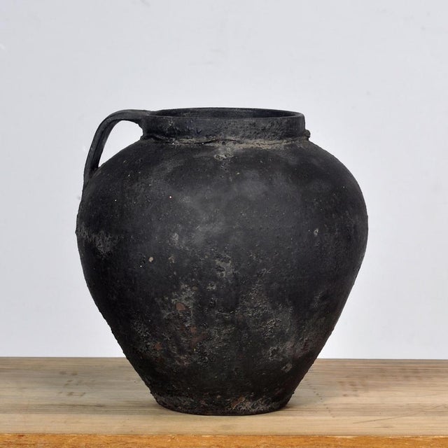 This earthenware pot from Moldova dates from circa 1850 and is a beautiful example of traditional Eastern European folk...