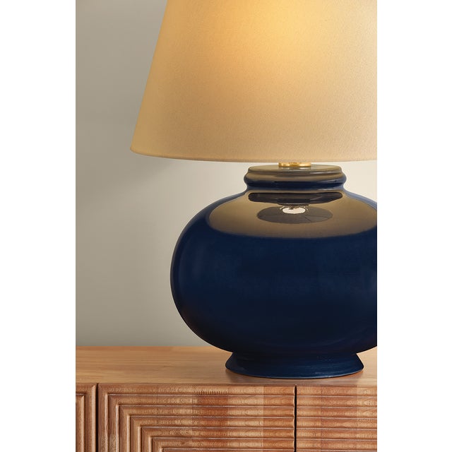 2020s Hudson Valley Lighting Moodus 20 in. 1 Light Table Lamp in Aged Brass and Ceramic Parrish Blue Finish For Sale - Image 5 of 11