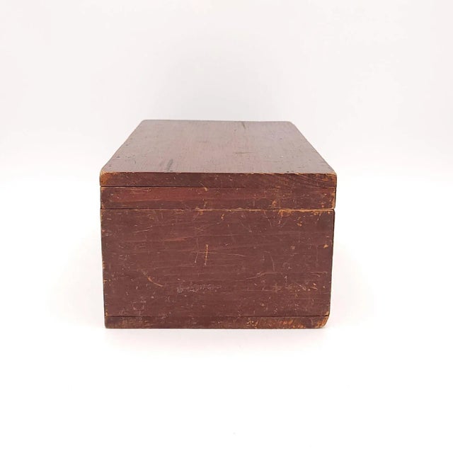 Traditional American 19th Century Painted Box For Sale - Image 3 of 10