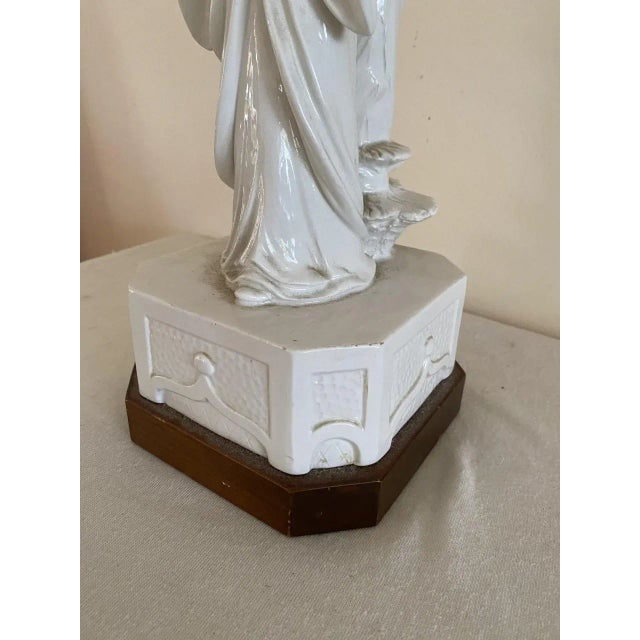 1960s Vintage 1960s Italian Blanc De Chine Geisha Lotus Lamp For Sale - Image 5 of 11