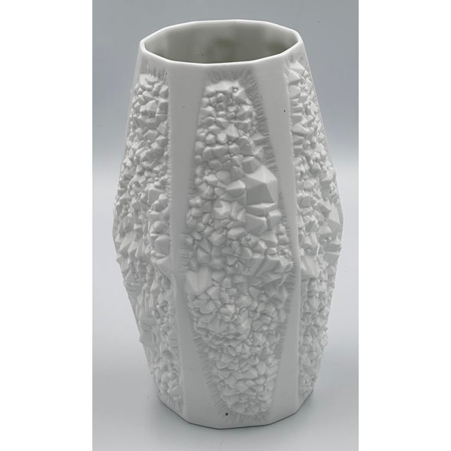 1960s 1960's a.k. Kaiser Bisque Porcelain Vase Germany Op Art Crystal Relief Model 273 For Sale - Image 5 of 6
