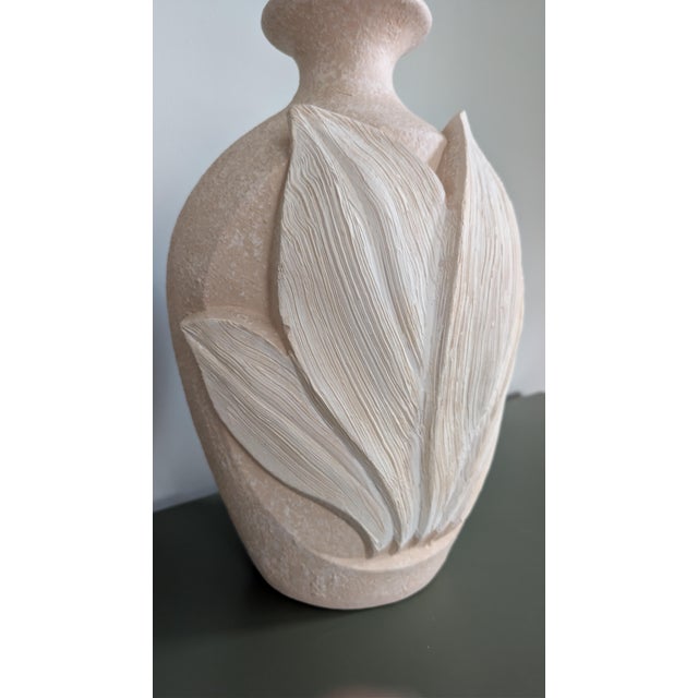 Blush Vintage Postmodern Sunset Sculptural Banana Leaf Table Lamp, Tropical Palm Beach Style For Sale - Image 8 of 13