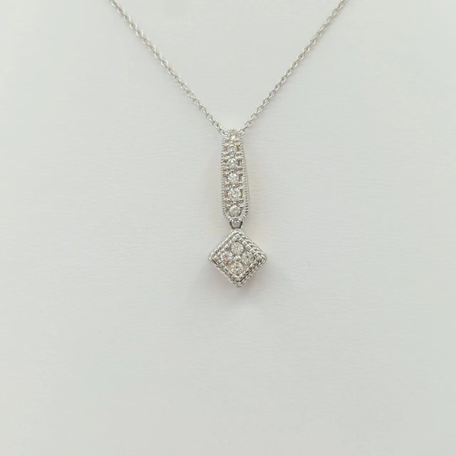 White White Diamond Pendant Necklace in 18k Gold For Sale - Image 8 of 9
