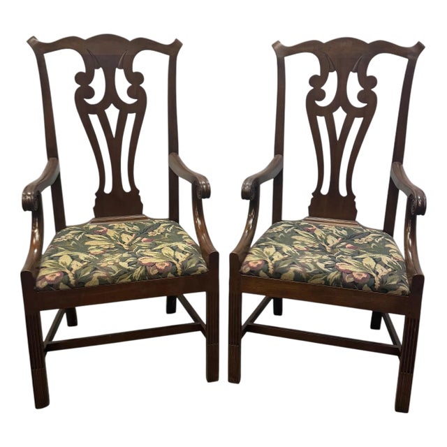 Vintage Kittinger Traditional Chippendale Style Mahogany Accent / Dining Chairs - Pair For Sale