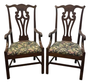 Vintage Kittinger Traditional Chippendale Style Mahogany Accent / Dining Chairs - Pair