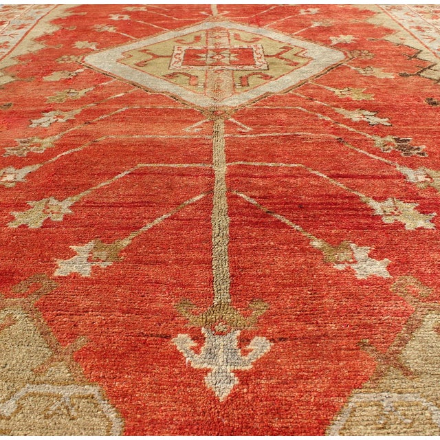 Early 20th Century Antique Turkish Oushak Tribal Rug With Medallion and Geometric Florals 5'1"x9'0" For Sale - Image 5 of 8