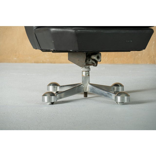 Black Leather Armchair on Wheels, Italy, 1970s For Sale - Image 4 of 14