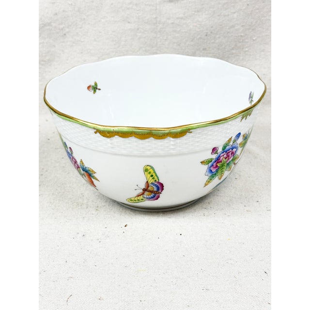 Late 20th Century Vintage Hand-Painted Herend Hungary Queen Victoria Porcelain Bowl For Sale - Image 5 of 12