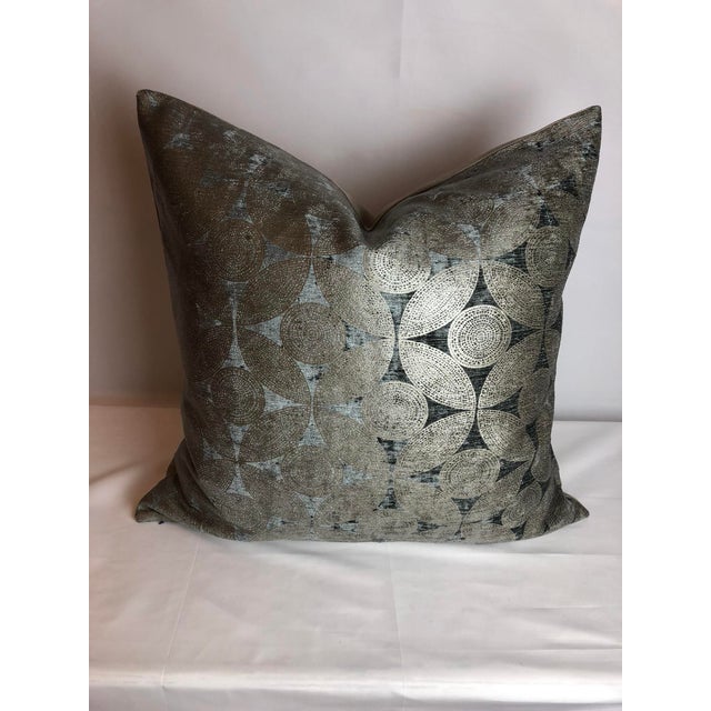 2010s Contemporary Velvet Interlocking Circle Print Pillow and 90/10 Down Insert For Sale - Image 5 of 5