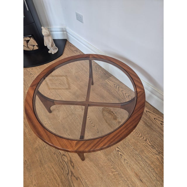 Wood Mid-Century Teak and Glass Coffee Table from Stonehill Stateroom, 1960s, Set of 2 For Sale - Image 7 of 11