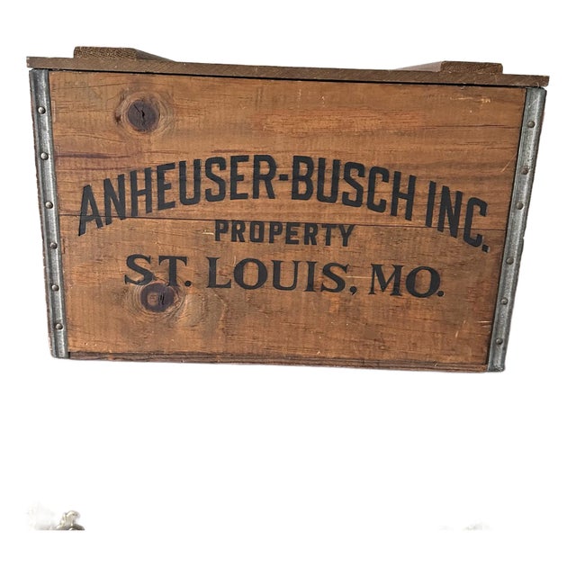 1970s Vintage Wooden Anheuser-Busch Inc. Brown Wood Beer Crate Delivery Crate Box With Hinged Lid For Sale