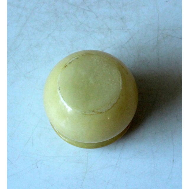 Metal 1970s Vintage - Small Onyx Ring Box, Jewelry Box, Pill Box With Brass Frame For Sale - Image 7 of 8