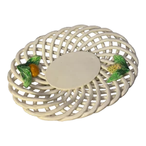 Trompe-'L'oeil Strawberry White Ceramic Lattice Basket