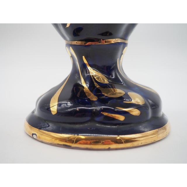 Italian Mid-Century Porcelain Vase in Capodimonte Style Italy 1970s. For Sale - Image 6 of 10
