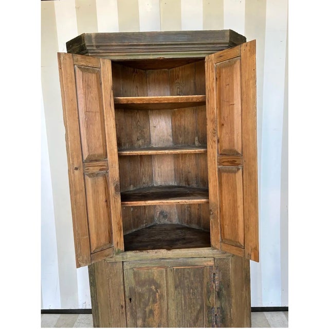 Petite 18th Century Southern Corner Cupboard in Original Green Paint. Yellow Pine with Rosehead nail construction. Hinges...