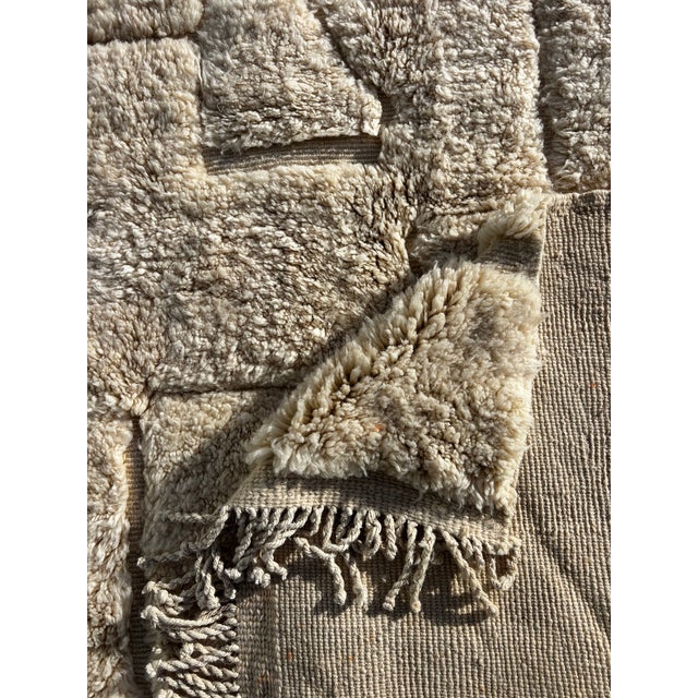 Large Moroccan Mrirt Beni Ouarain Wool Rug, 1990 For Sale - Image 9 of 12
