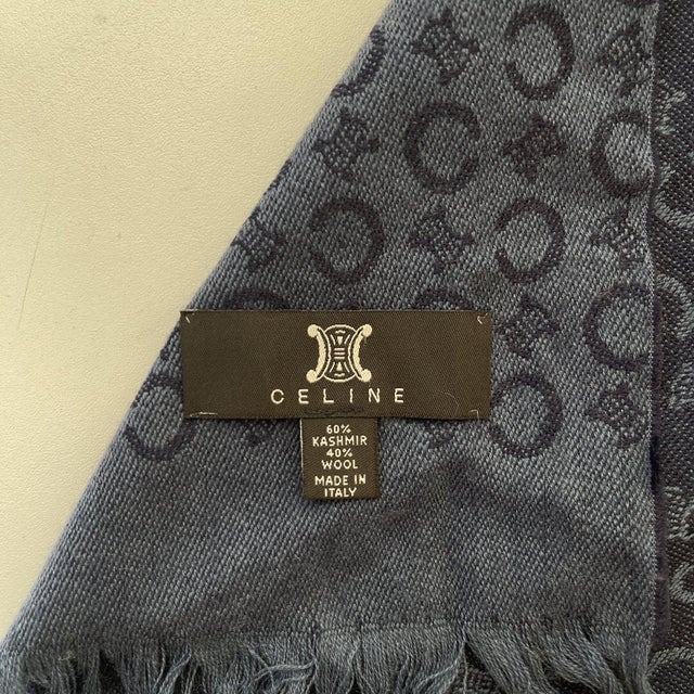 Celine Navy Blue Reversible 60% Cashmere 40% Wool Scarf For Sale - Image 9 of 9