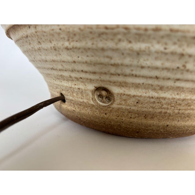 Ceramic 1960s Bob Kinzie Affiliated Craftsmen Studio Mid Century Beige Monumental Pottery Table Lamp For Sale - Image 7 of 8