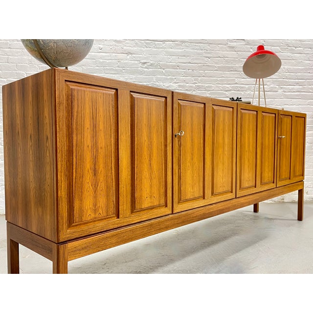 1960s Mid Century Modern Rosewood Credenza / Media Stand by Karl Erik Ekselius, Attributed For Sale - Image 14 of 16