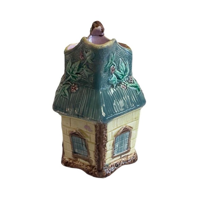 English Early 20th Century Yellow and Blue Cottage Majolica Jug For Sale - Image 3 of 8