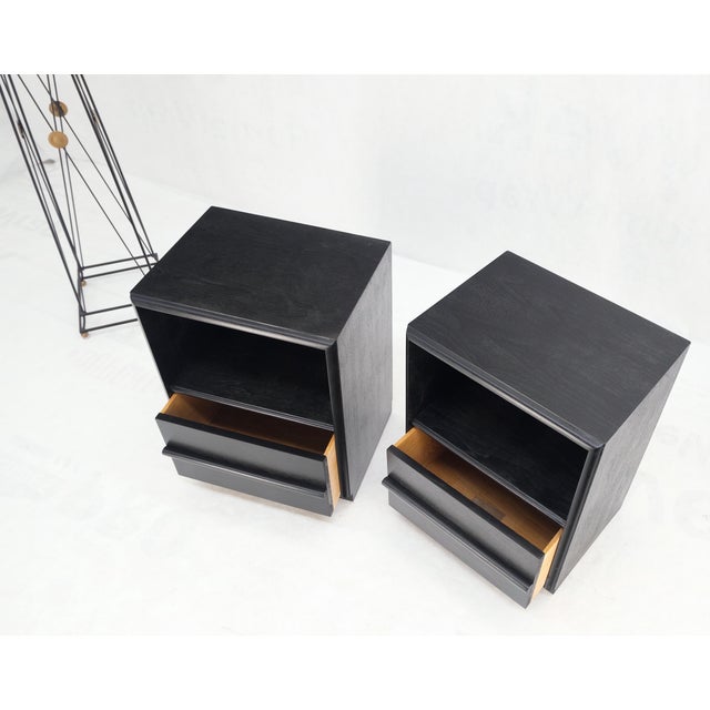 Mid 20th Century Pair Gibbings for Widdicomb Ebonized Black Lacquer Night Stands End Tables Mint For Sale - Image 5 of 15