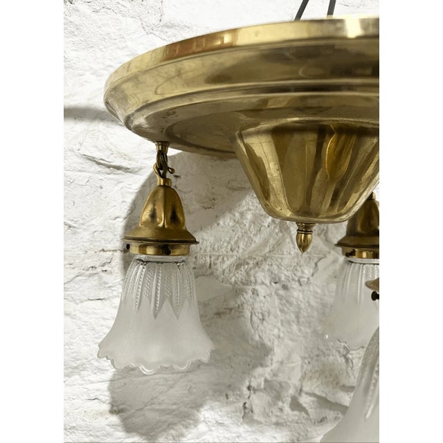 Good condition Elevate your home's ambiance with this elegant vintage 3-light semi-flush mount ceiling fixture, perfect...