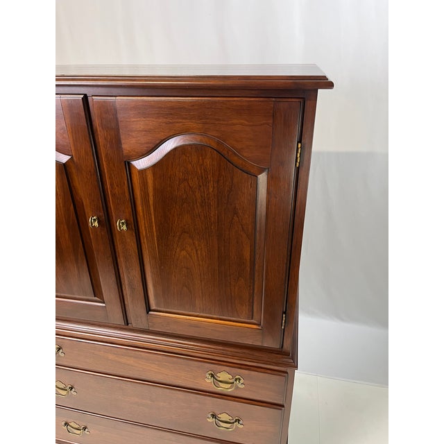 Late 20th Century Henkel Harris Virginia Galleries Solid Wild Black Cherry Gentleman’s Chest For Sale - Image 16 of 17