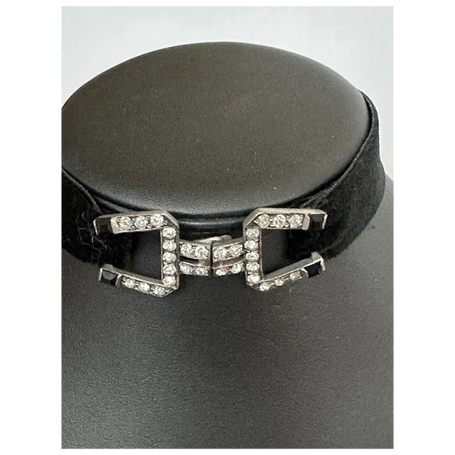 I fell in love with vintage buckles and decided to upcycle them into chokers. This one is a fabulous 1940s buckle with...