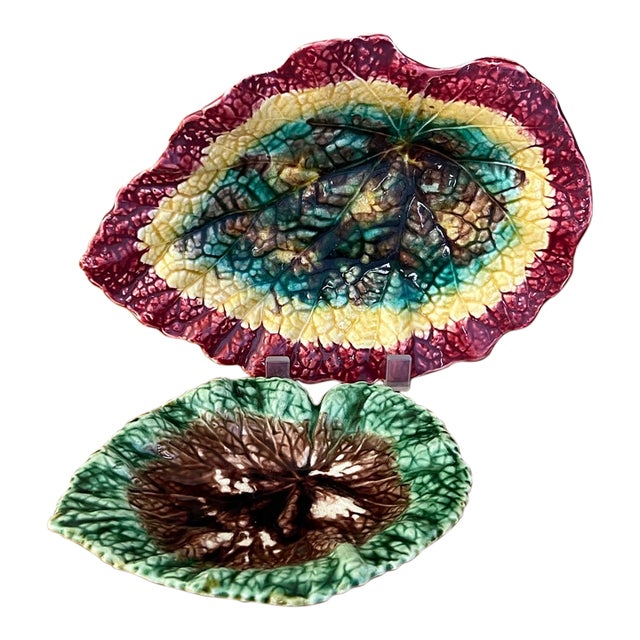 Late 19th Century English Begonia Leaf Dishes-Set of 2 For Sale
