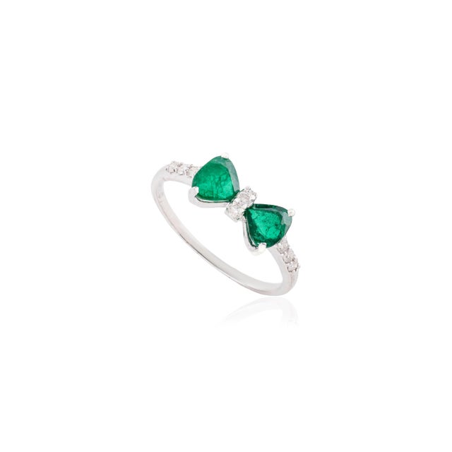Natural Trillion Cut Emerald Diamond Bow Ring Size 8 in 14k White Gold For Sale - Image 4 of 14