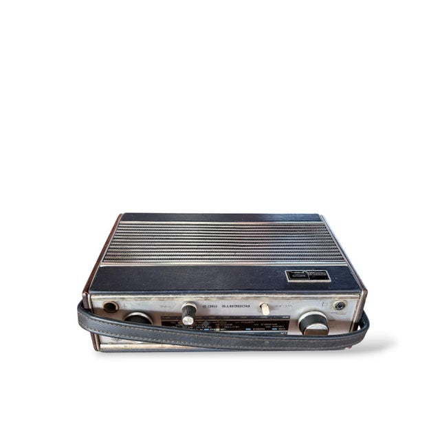 Blue Vintage R500 Portable Transistor Radio in Wood Veneer from Roberts, 1960s For Sale - Image 8 of 9
