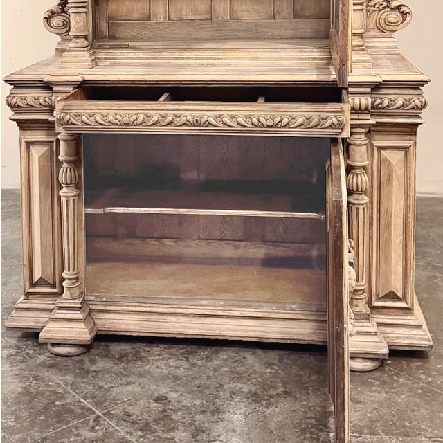 19th Century French Renaissance Revival Bookcase ~ Bibliotheque in Stripped Oak For Sale - Image 15 of 18