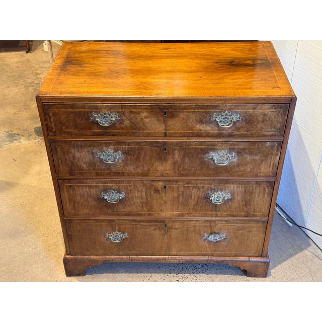 Wood 18th Century English Walnut Chest of Drawers For Sale - Image 7 of 10