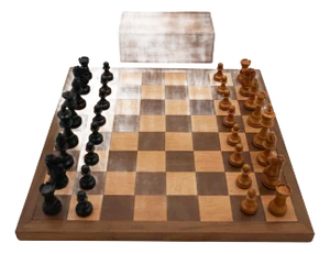 English Staunton Weighted Chess Set with Box and Board, 1890s, Set of 34