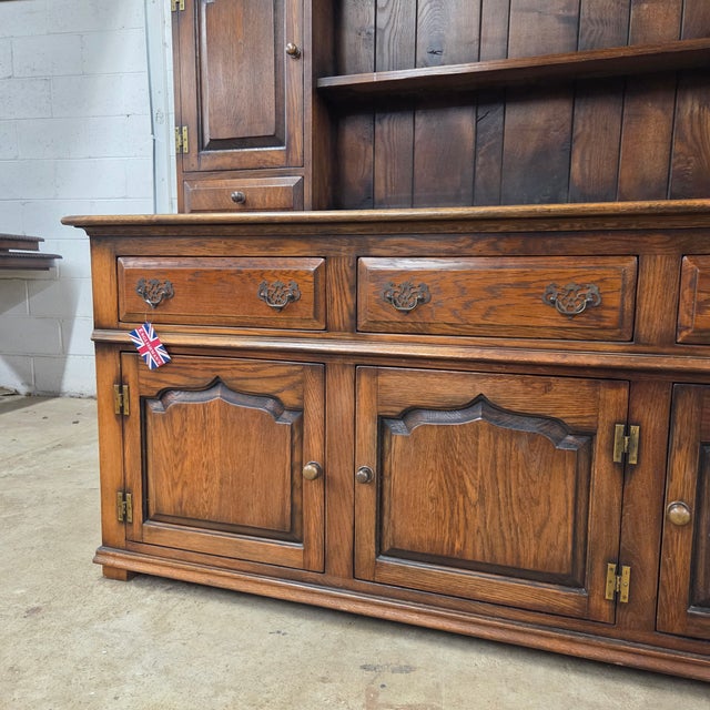 Mid 20th Century English Oak Paneled 5 Door & 3 Drawer Dresser and Rack With Shaped Frieze For Sale - Image 4 of 18