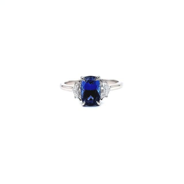 Blue 1.97 Ct Gia Certified Natural Sapphire & Diamond Ring Size 6.5 For Sale - Image 8 of 9