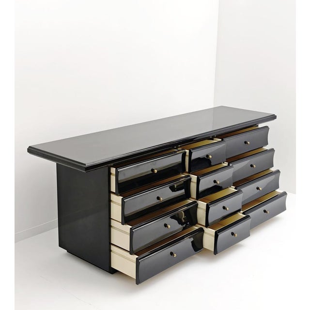 Wood Chest of Drawers in Glossy Black Lacquered Wood, 1980s For Sale - Image 7 of 18