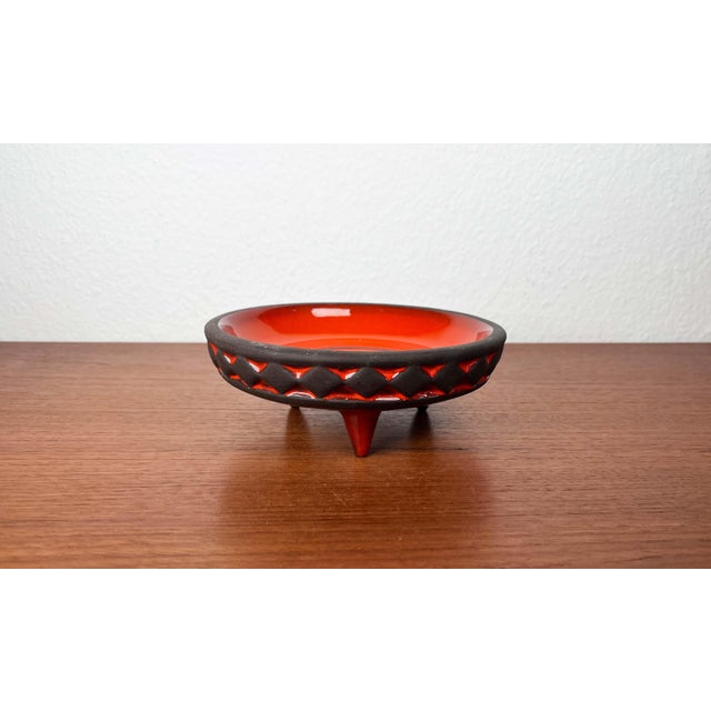 Mid-Century Modern Mid-Century Modern Danish Studio Pottery Orange Tripod Bowl from Frank Keramik, 1960s For Sale - Image 3 of 12