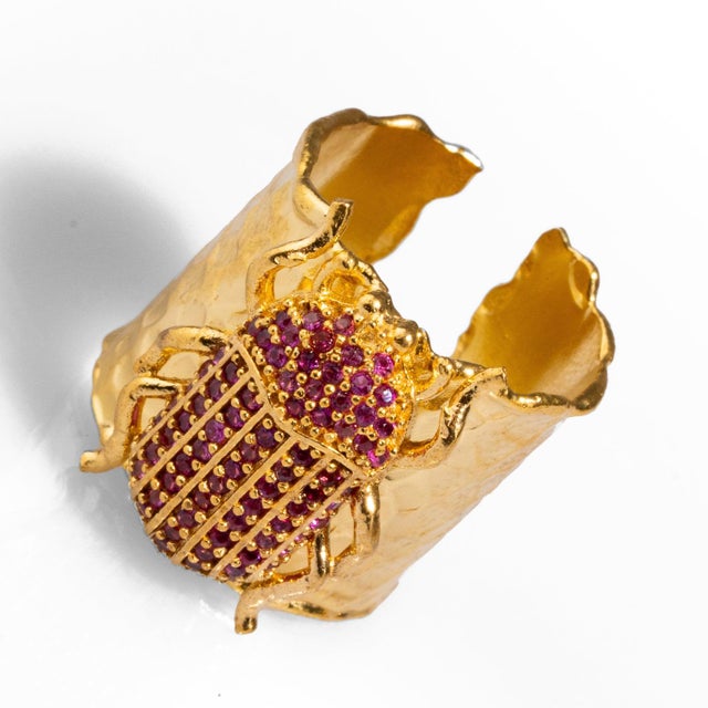 Contemporary Egyptian Symbol Scarab Beetle Ruby & Gold Chunky Ring, Adjustable size For Sale - Image 3 of 7