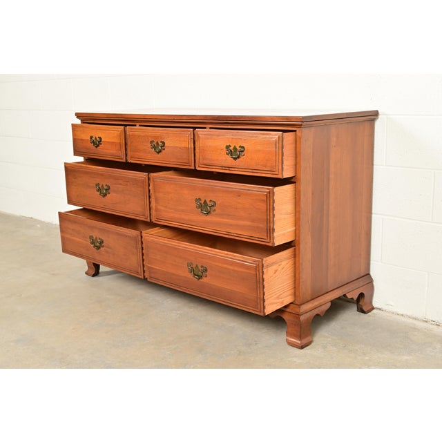 Davis Cabinet Co. Georgian Carved Solid Cherry Wood Chest of Drawers, Circa 1960s For Sale In South Bend - Image 6 of 15